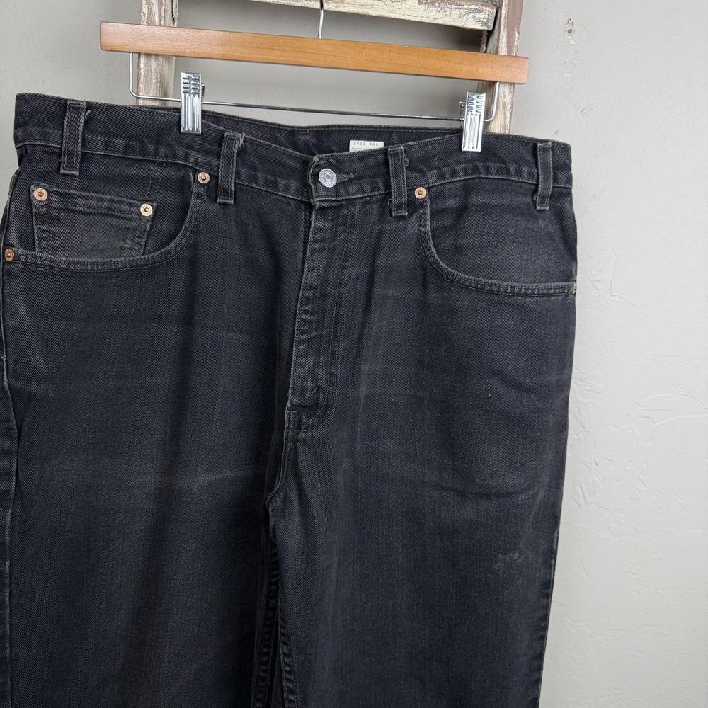 Vintage 2000 Levi 550 Relax Fit Black Denim Jeans size 38x32.5 - Picture 2 of 7
